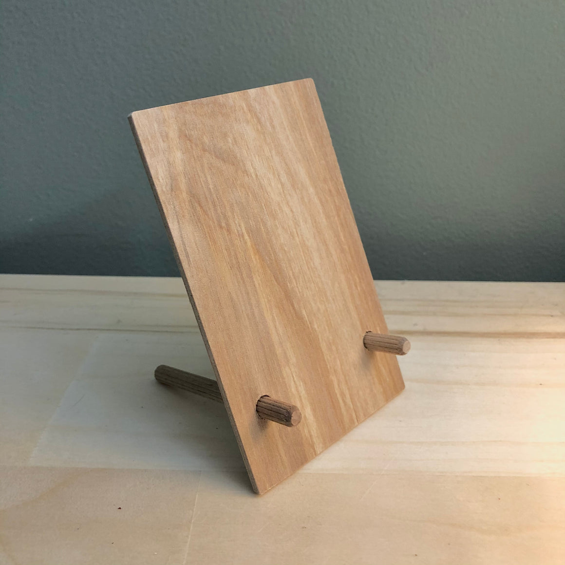 Single Card Easel