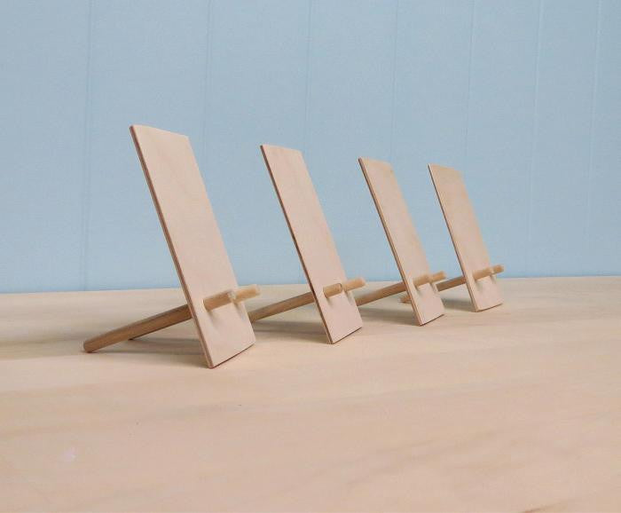 wooden easels made to hold greeting cards